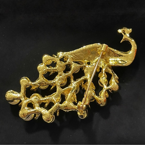✨Stunning Peacock Brooch with Pearls - Picture 2 of 2